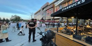 Erzurum'da Starbucks önünde eylem!