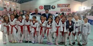 Madalyaları sildi süpürdüler...