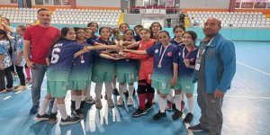 Sabancı'yı çifte şampiyonluğa taşıdı