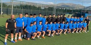 Erzurumspor'un U19 takımı sahaya indi