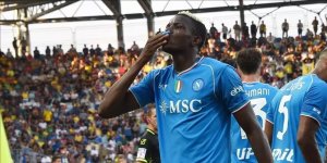 Victor Osimhen resmen Galatasaray'da! İstanbul'a geldi