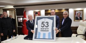 Erdoğan'a Erzurum Büyükşehir Belediyesi'nden anlamlı hediye!