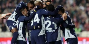 Fenerbahçeli yıldız için gündemi sarsan iddia! Evini eskortlar soydu