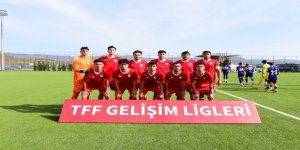 Erzurumspor FK U-19 takımından geleceği inşa eden zafer
