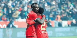 Amed fark attı, zirveyi geri aldı