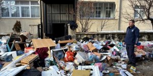 Erzurum'da evden 25 ton çöp çıktı!