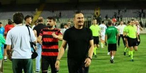 TFF 3. Lig'de yalvar yakar geri getirdikleri teknik direktöre yönetici saldırdı