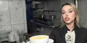 Kanal D muhabiri Kübra Aydın sakatat dükkanında zor anlar yaşadı! Neredeyse kusacaktı