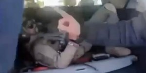 Pilotu bagaja koymuşlardı...