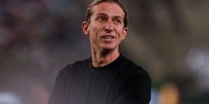 3 ay önce 2 kupa kaldırdı 8-0 kazandıkları maçtan sonra da kovuldu