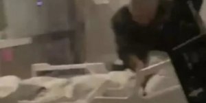 Hastane odasında skandal!