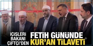 Mustafa Çiftçi'den Fatih Sultan Mehmed'in türbesinde Kur’an tilaveti