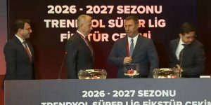Elini uzattı ancak karşılık alamadı! Kura çekimine damga vuran anlar