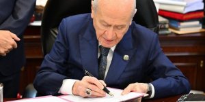 Bahçeli'nin ilk imzacısı olduğu teklifte MHP'den fire var! İşte imzalamayan o isim