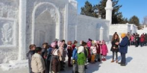 Atatürk Üniversitesi EYOF Sokağı çocuklarla şenlendi
