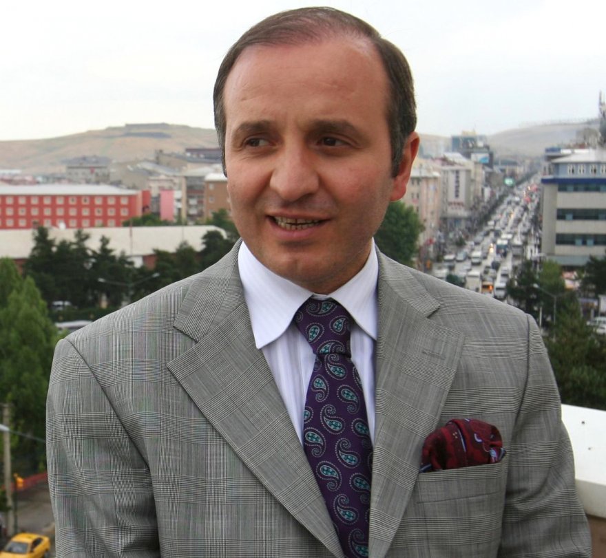 buyuksehir-belediye-baskani-ahmet-kucukler-de-3542965-amp.jpg