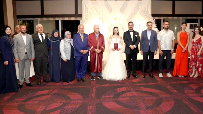 sener-ve-ermis-ailelerinin-mutlu-gunu-1786309308.webp