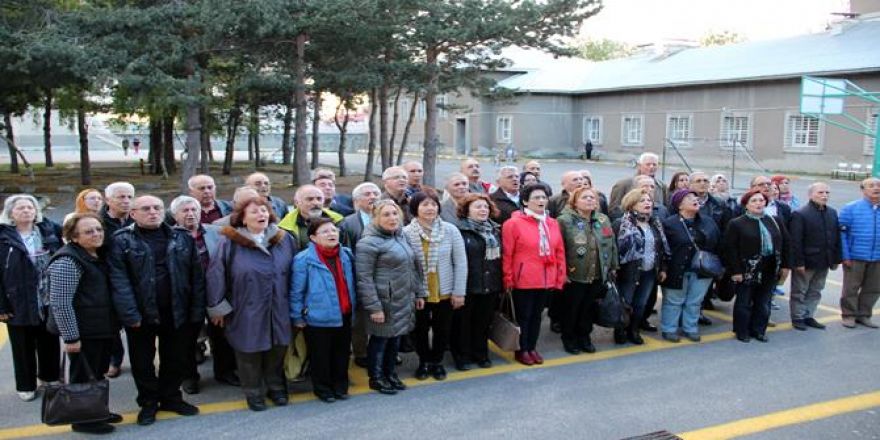 50 Yıl Önce Mezun Oldukları Lisede Buluştular